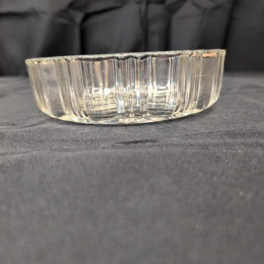 Vintage Clear Pressed Glass Ribbed Bowl Geometric Sunburst Base Candy Dish - Picture 4 of 6
